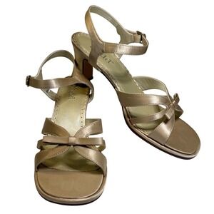 Mudd Vintage Y2K Champagne Satin Heels Sandals Bow Accents Size 8.5 M Coquette